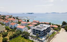 Hotel Crystal